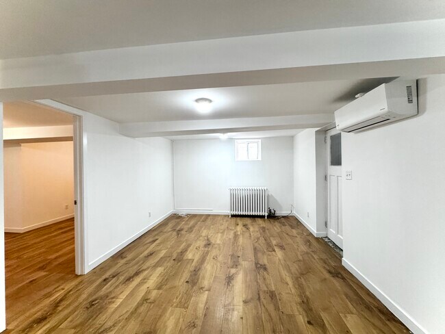 Photo du bâtiment - 135 Chisholm Ave