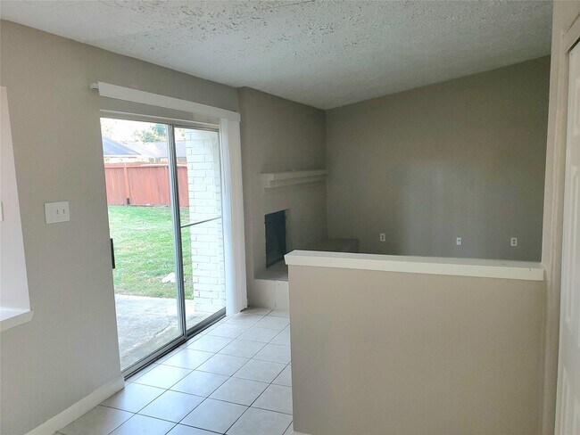 Foto del edificio - 16922 Camberwell Green Ln