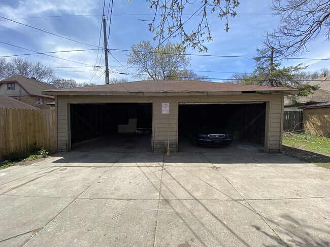 Building Photo - 3019 N Sherman Blvd