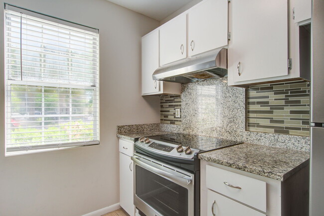 Foto del edificio - 15 Town Park Ln