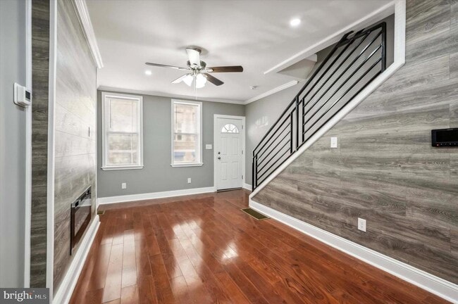 Building Photo - 2033 N Mascher St