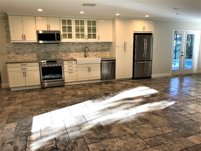 Foto del edificio - 544 NW Fern Dr