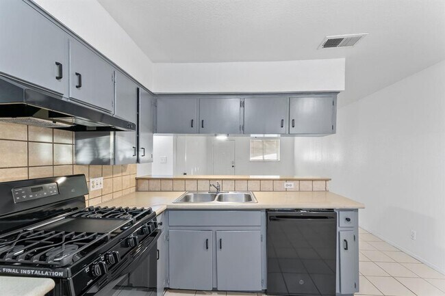 Building Photo - 11103 Renel Dr
