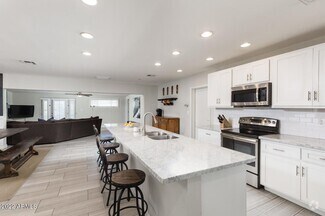 Building Photo - 6918 E Avalon Dr