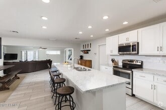 Building Photo - 6918 E Avalon Dr