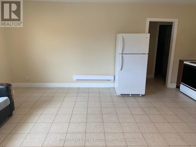 Building Photo - 3430 Lake Shore Blvd W