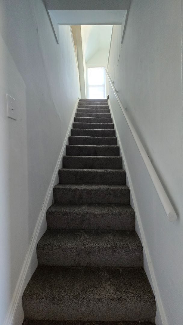 Foto del edificio - 2047 Lawrence Ave