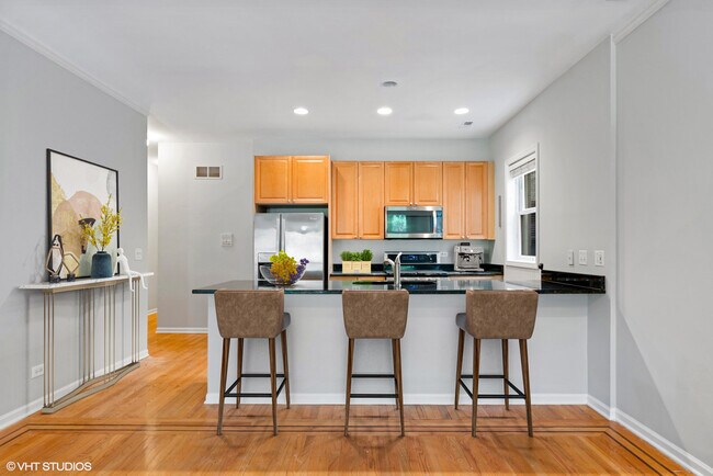 Kitchen - 4104 N Kenmore Ave