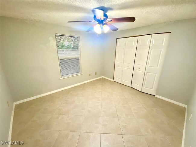 Foto del edificio - 4980 Coral Wood Dr