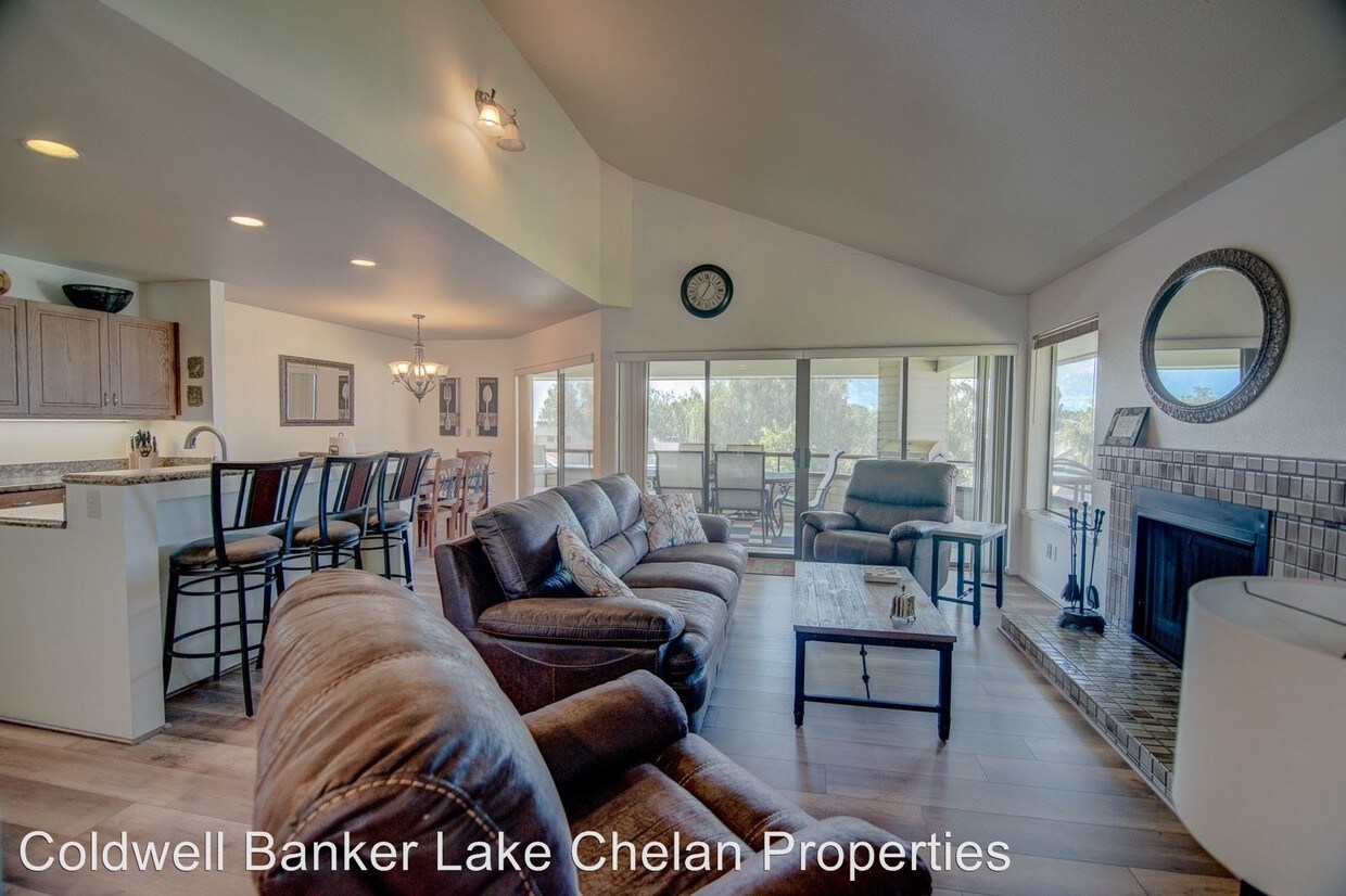 3 br, 2 bath House Halmalka 504A House Rental in Manson, WA