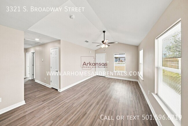 Foto del edificio - 3321 Broadway St