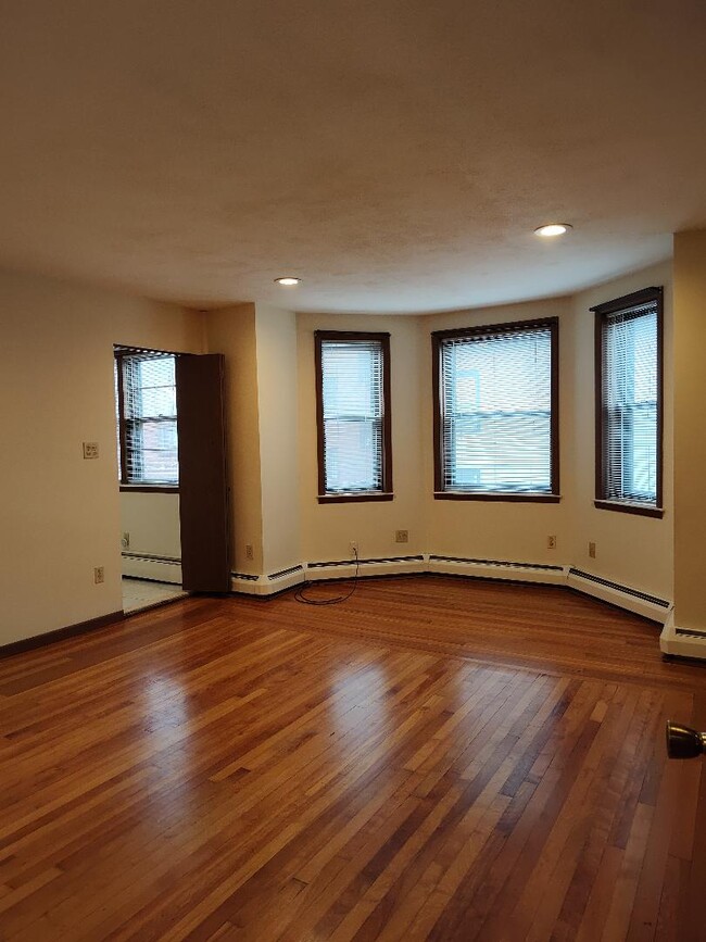 Dining room - 83 Elm St