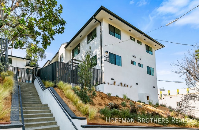 Building Photo - 233 Lucas Ave