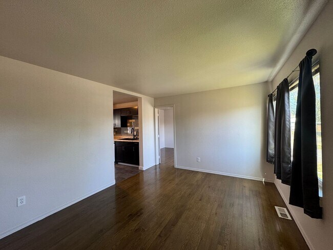 Foto del edificio - 3 Bedroom In East Tacoma!