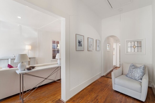 Foto del edificio - 721 W 12th St