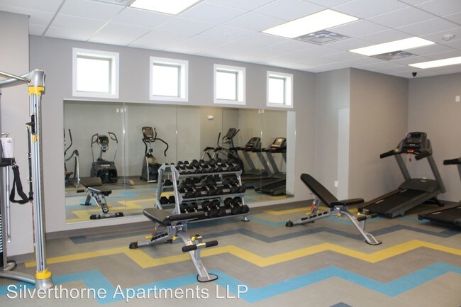Building Photo - 2113 S Silverthorne Ave