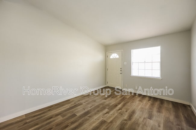 Building Photo - 4814 Castle Arms Dr