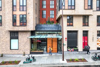 Building Photo - Hub Bancroft