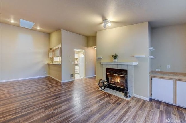 Building Photo - 215 100th St SW