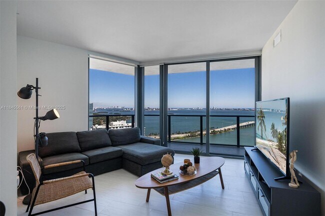 Foto del edificio - 501 NE 31st St