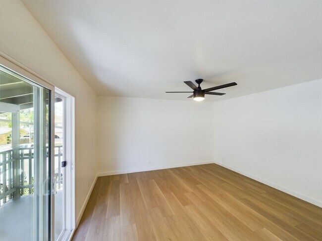 Interior Photo - 419 W 4th Ave