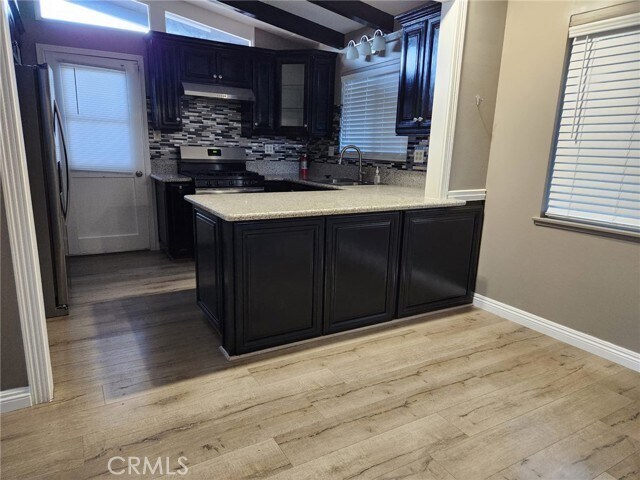 Foto del edificio - 8318 Decosta Ave