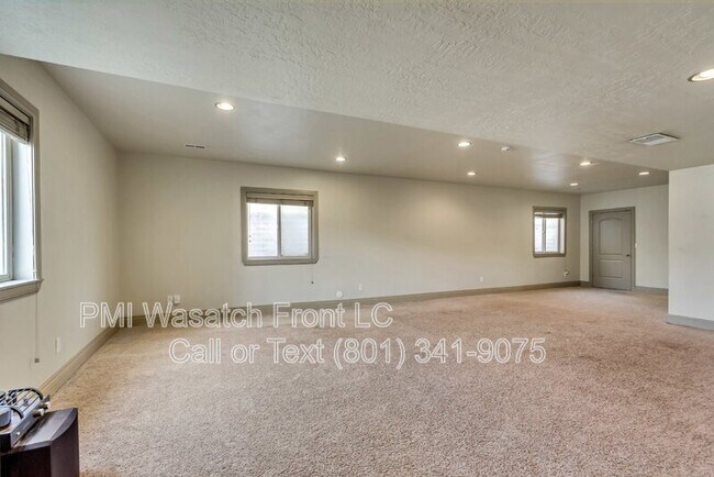 Building Photo - 273 Park View Circle