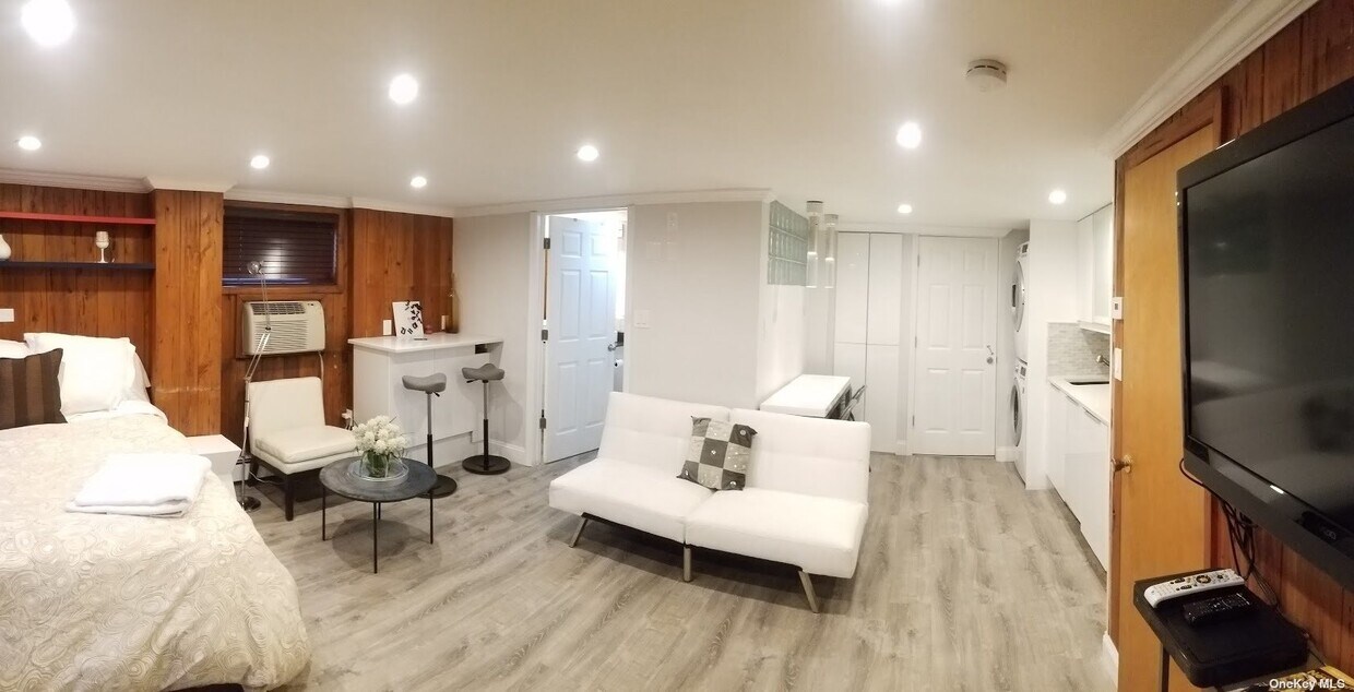Foto principal - 64-20 99th St
