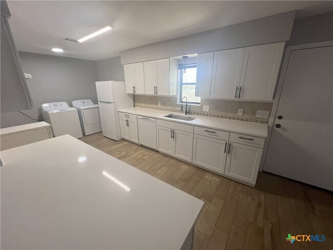 Foto del edificio - 1801 Forest Trail