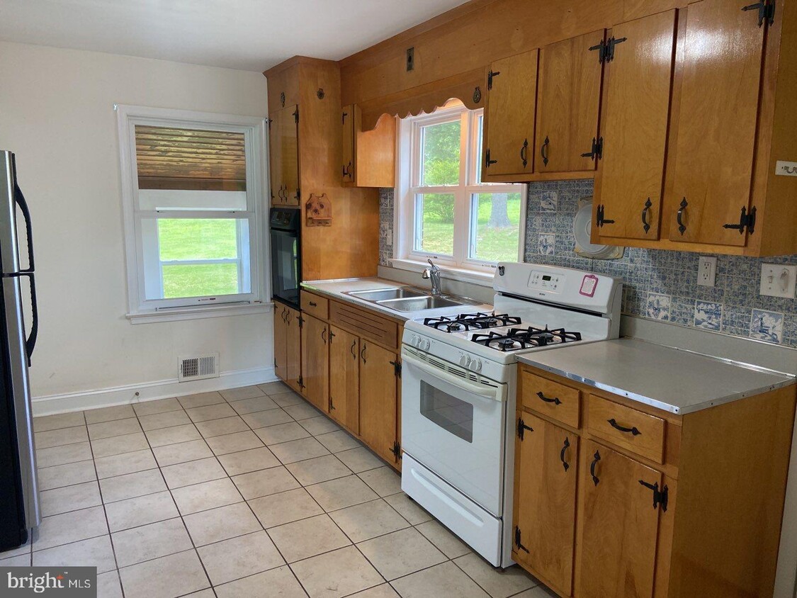 Primary Photo - 5102 Avoca Ave