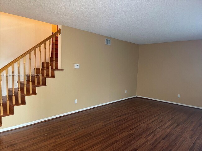 Building Photo - 59 Canterbury Ln