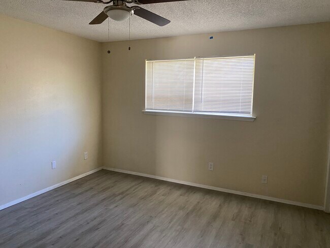 Foto del edificio - 5808 Woodsetter Ln