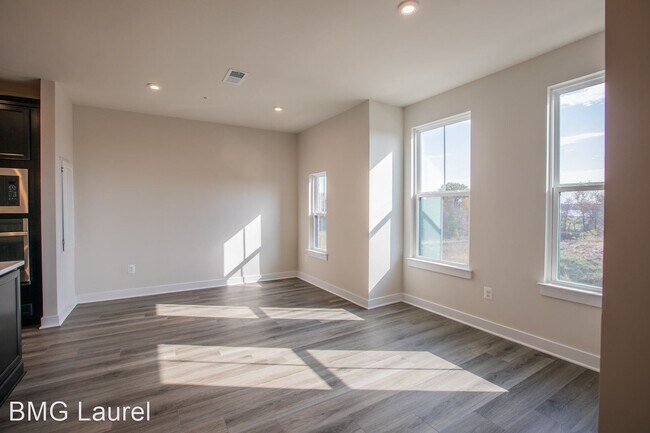 Building Photo - 3 br, 2.5 bath House - 10010 American Phar...