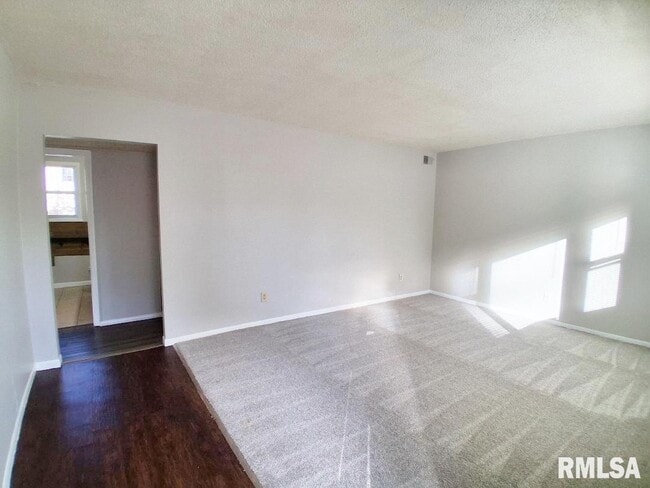 Foto del edificio - 5812 W Farmington Rd