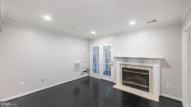 Building Photo - 5501 Whitley Park Terrace