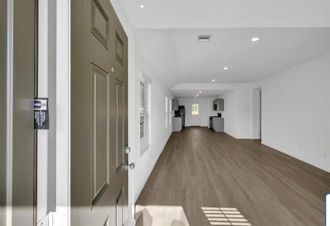 Building Photo - 3651 Solanum Dr