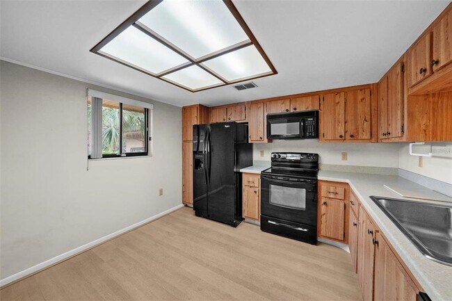 Building Photo - 2679 Sabal Springs Cir