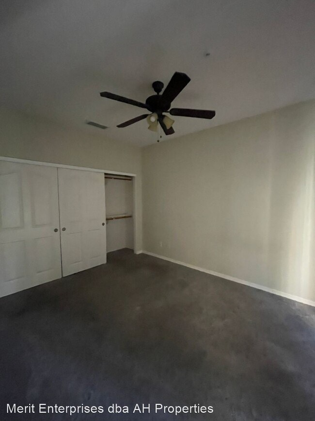 Building Photo - 3 br, 3 bath House - 150 N LAKEVIEW BLVD #15