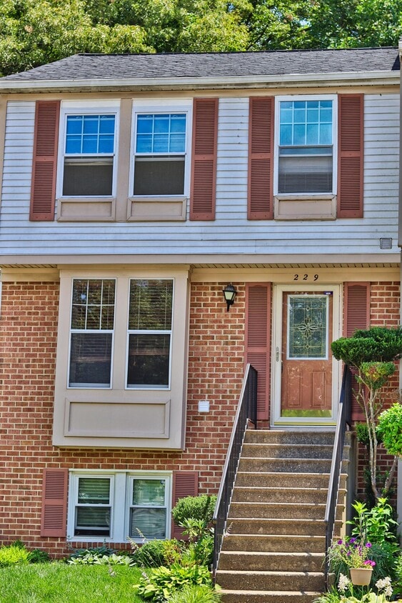 Photo - 229 Red Jade Dr (Upper Marlboro, MD)