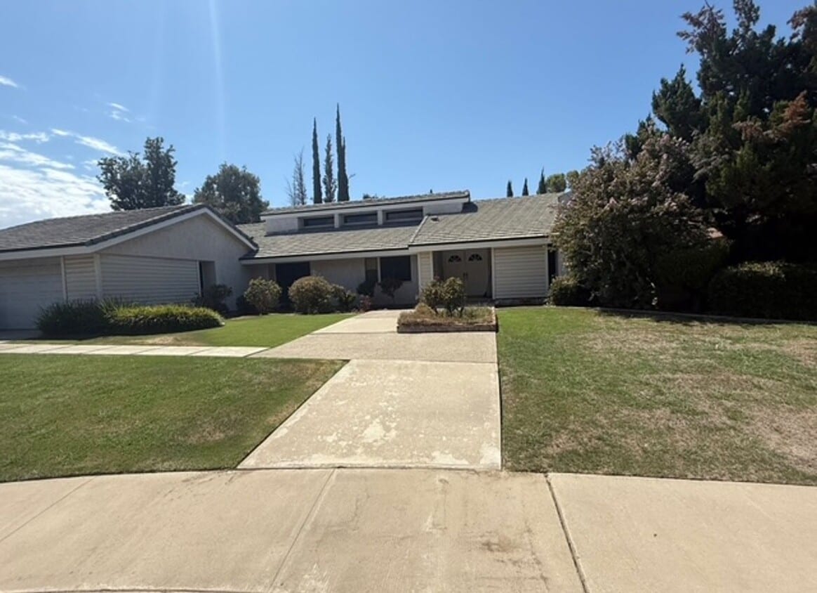 Primary Photo - Amazing Home for Rent