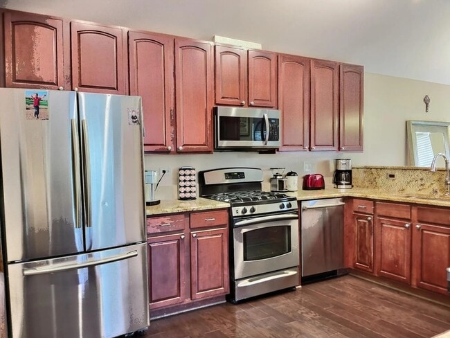 Building Photo - 557 Cary Woods Cir
