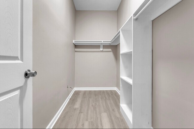 Building Photo - 857 Pope St