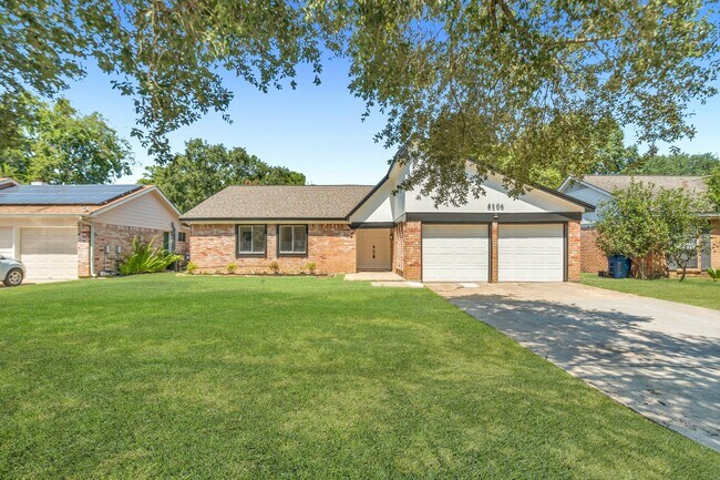Foto del edificio - 8206 Willow Forest Dr