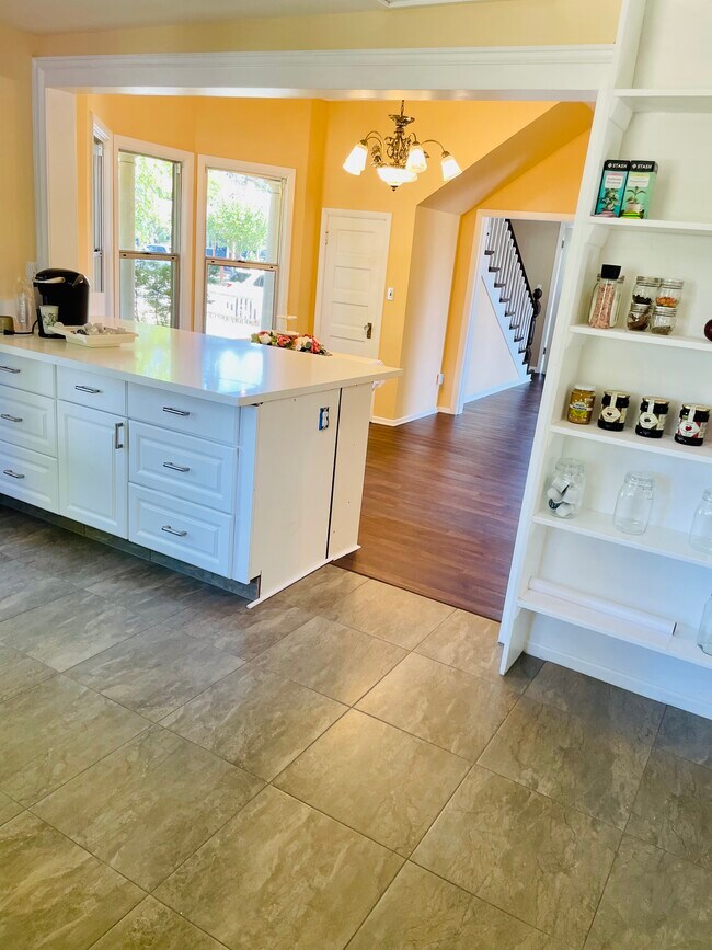 Kitchen island - 505 NW Forest St