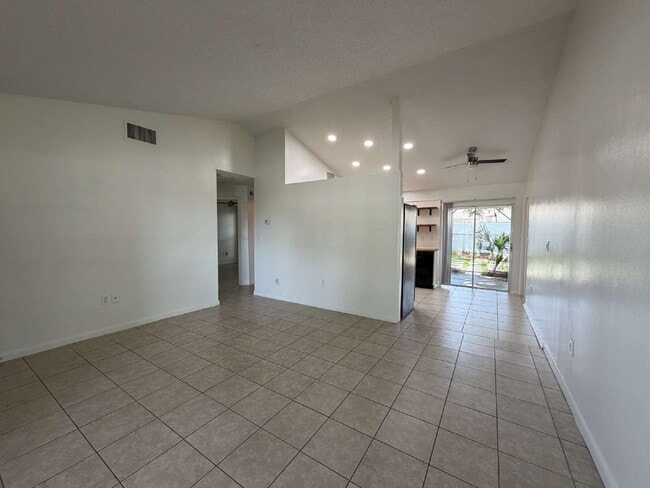 Foto del edificio - 3532 Glenburn Ct