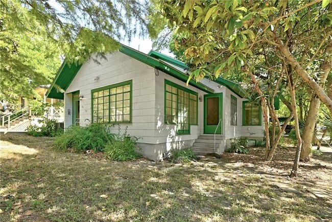 Building Photo - UT Pre Lease!  Four Bedrooms and a short w...