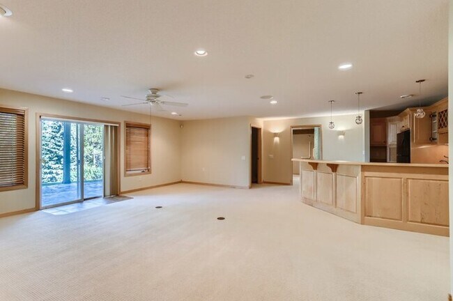 Building Photo - 10710 Crestridge Dr, Minnetonka, MN, 55305