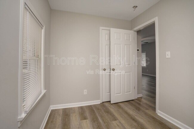 Foto del edificio - 336 Coleman Ave