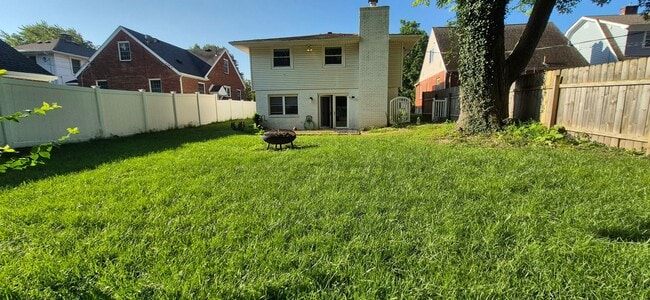 Building Photo - 319 Orchard Dr