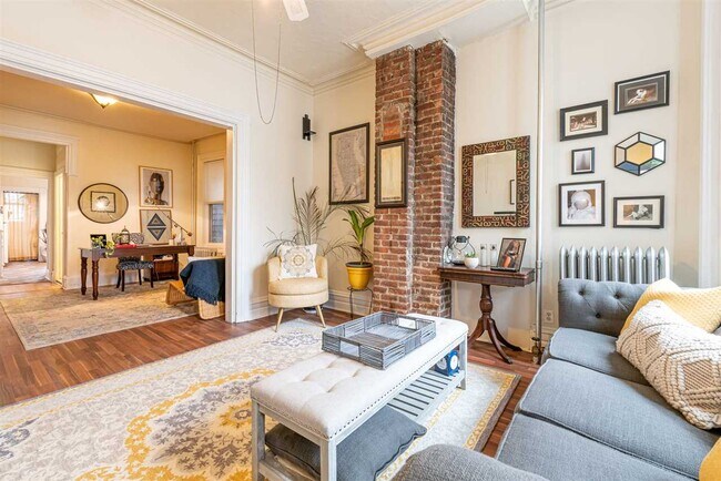 Building Photo - 28 Duer Pl